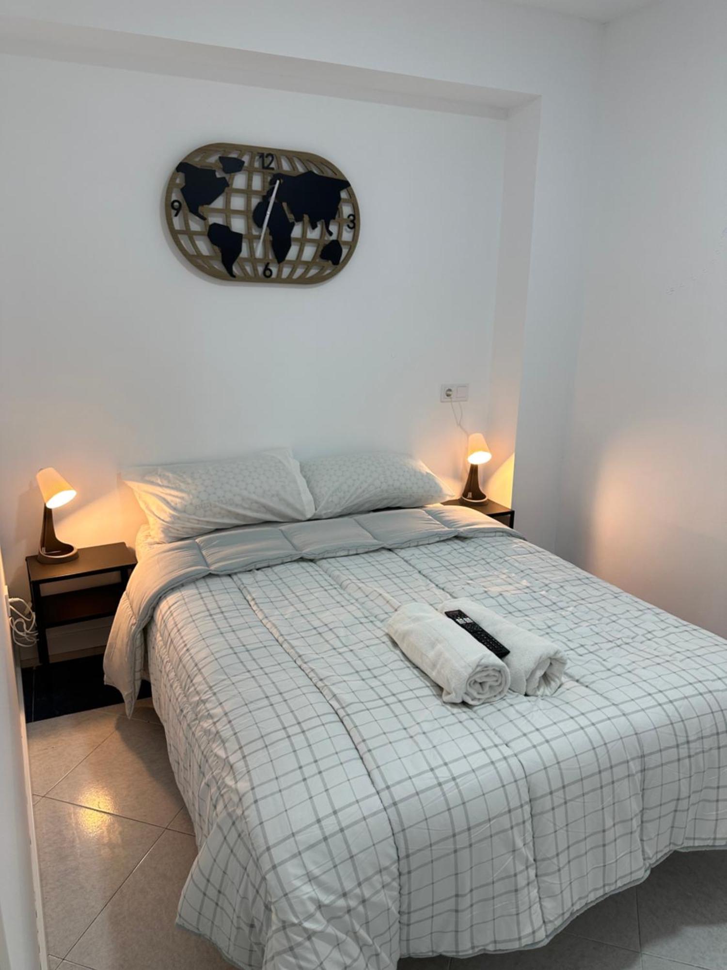 Rooms Mediavilla Madrid Exterior foto