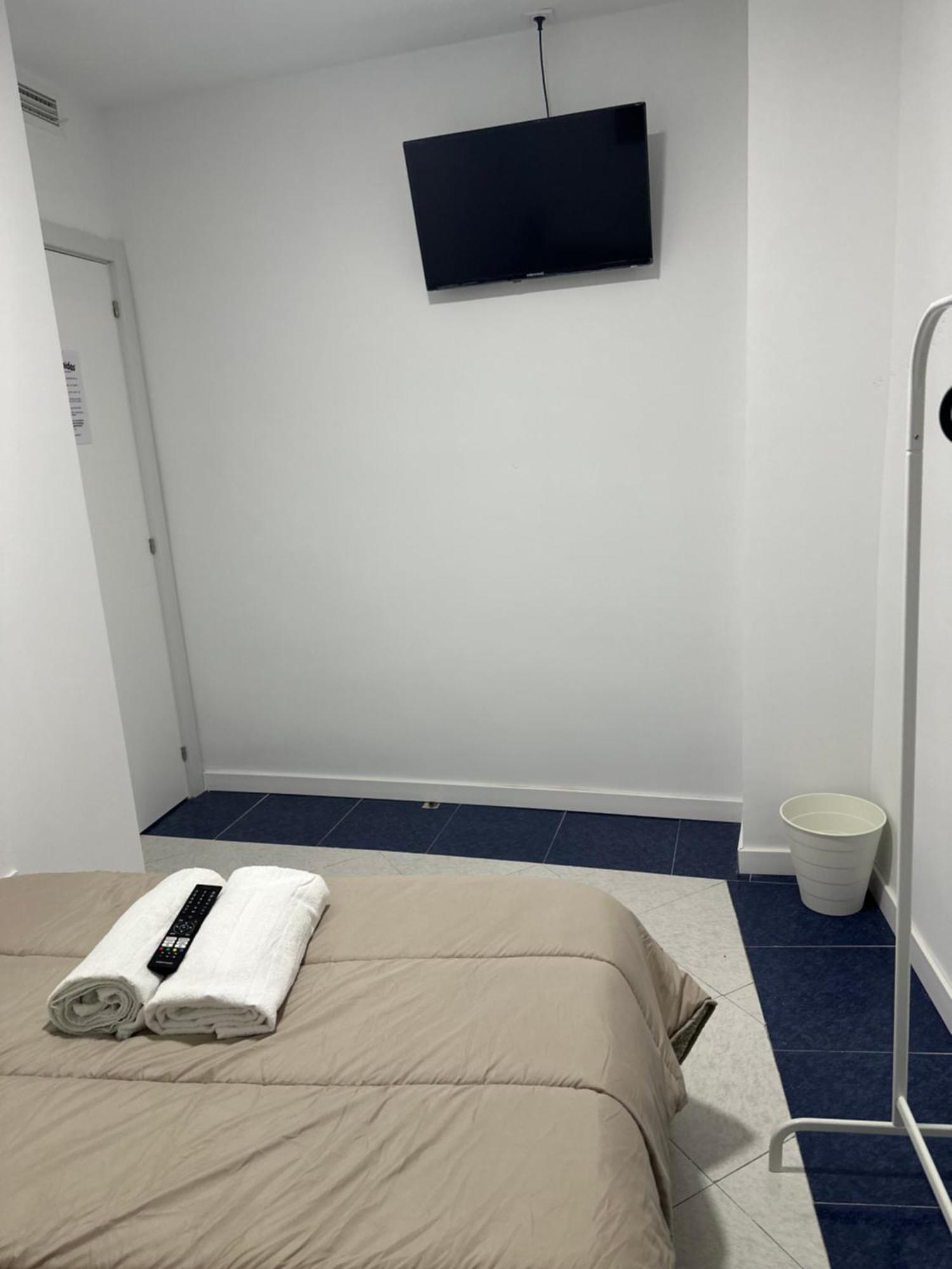 Rooms Mediavilla Madrid Exterior foto